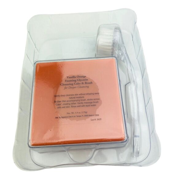 Signature Club A Vanilla Orange Foaming Glycerin Cleansing Cake & Brush 5.9 oz - Picture 5 of 9